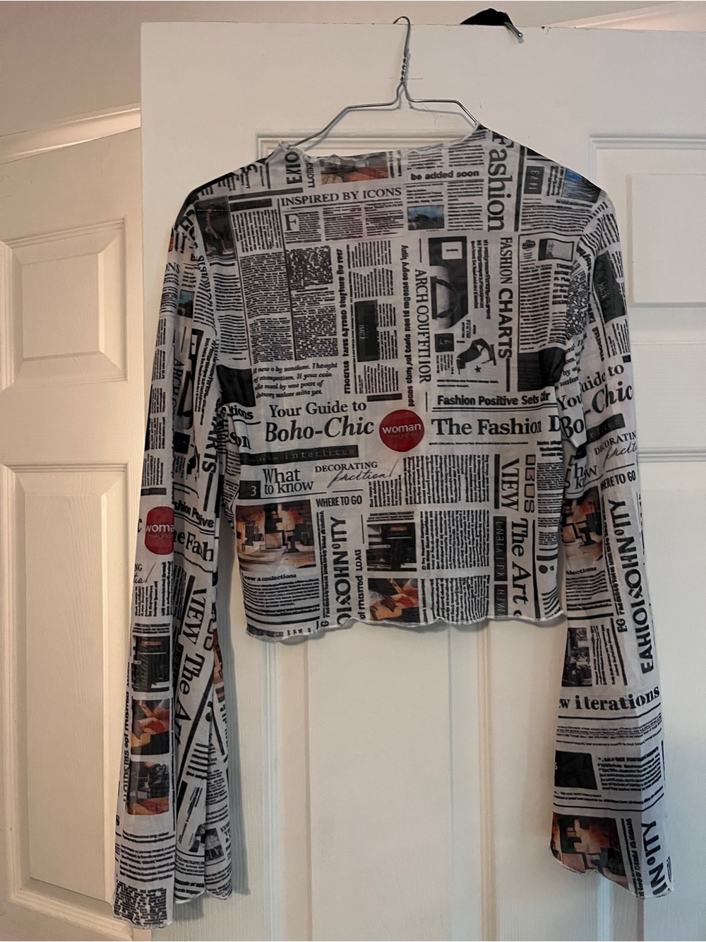 Newspaper Print Long-Sleeve Crop Top - Black & White